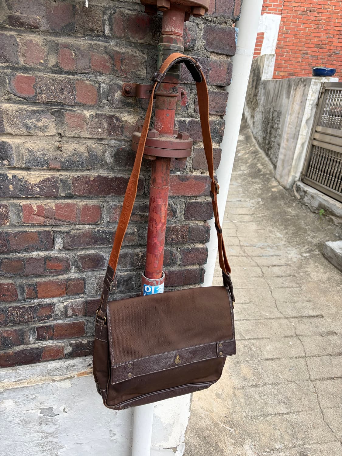 Beanpole 브라운 캔버스 레더 믹스 메신저백 상품이미지4