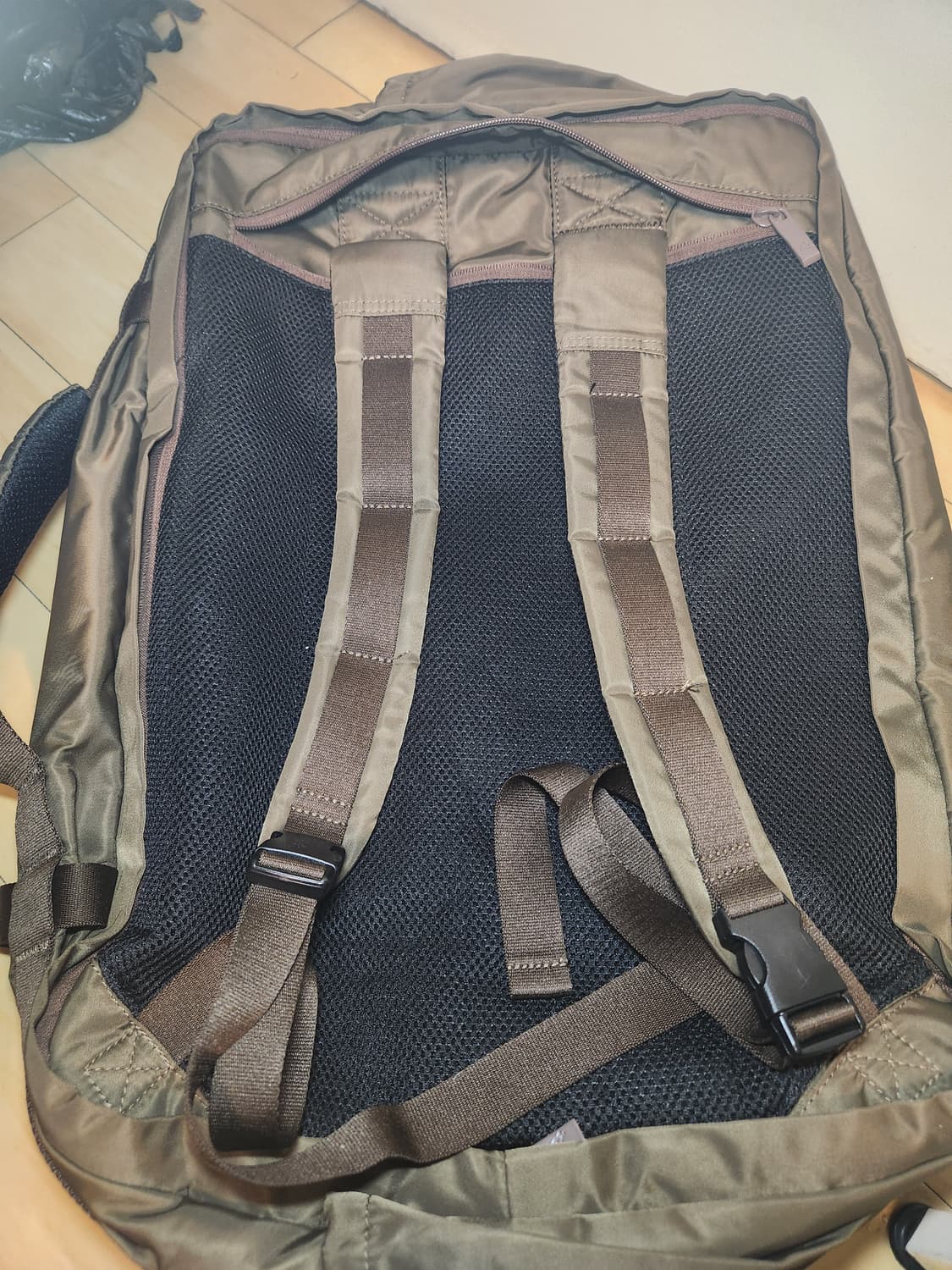 만다리나덕 3웨이 멀티백(이선균가방) 카키 상품이미지2