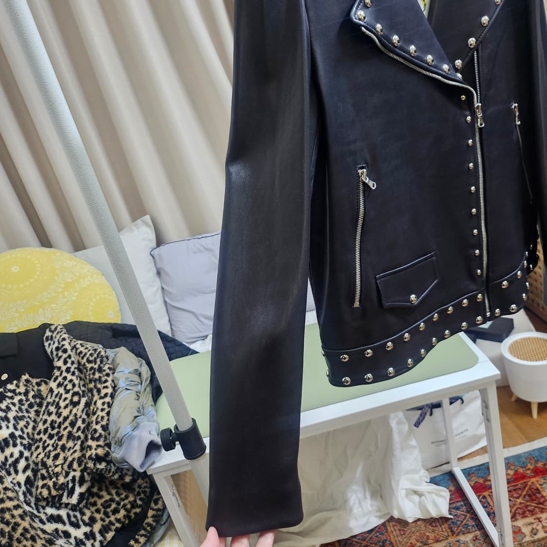 럭키슈에뜨 천연양가죽 스터드 바이커 자켓 상품이미지4