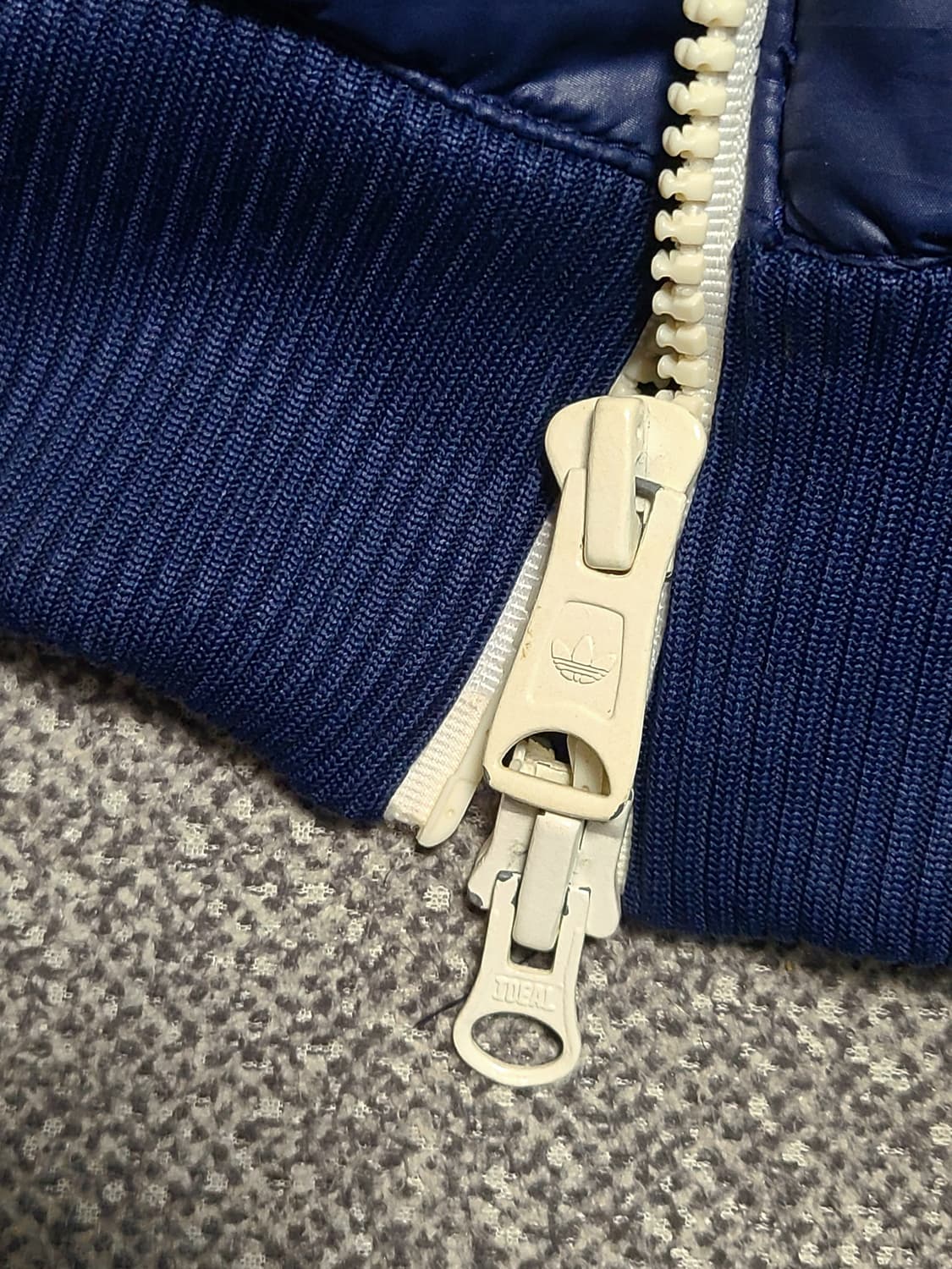 아디다스 D Winter 패딩 조끼 네이비 95 상품이미지9