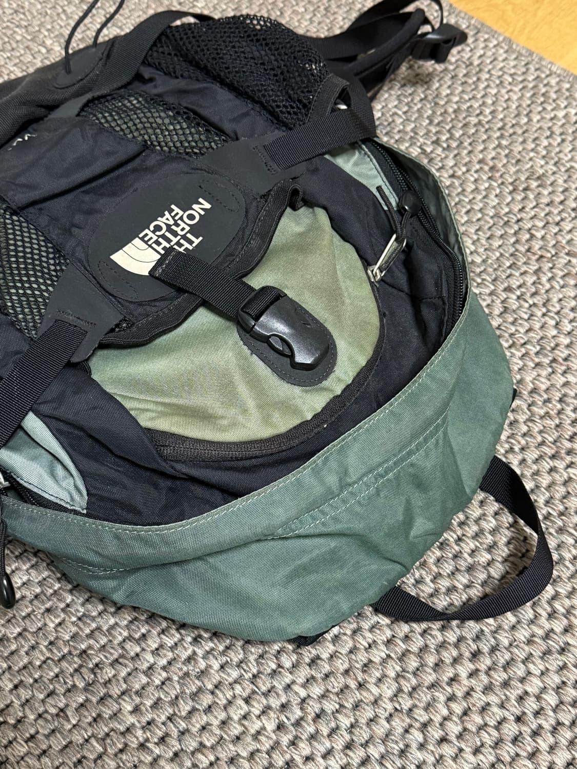 The North Face 노스페이스 : 카키색 백팩 가방 배낭 상품이미지8