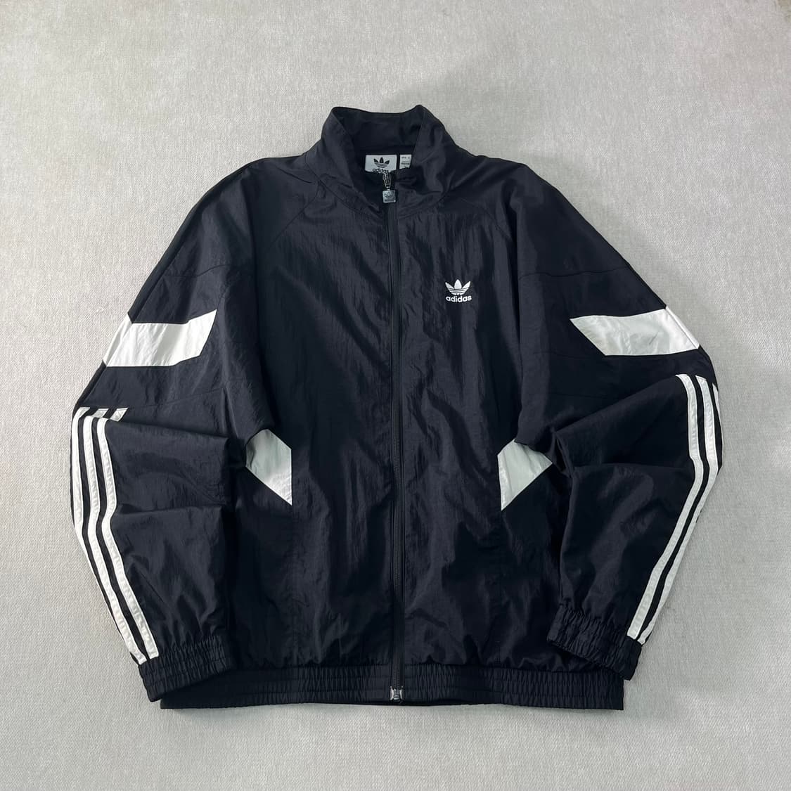 100 아디다스 신형 범고래 삼선 바람막이 자켓  상품이미지1