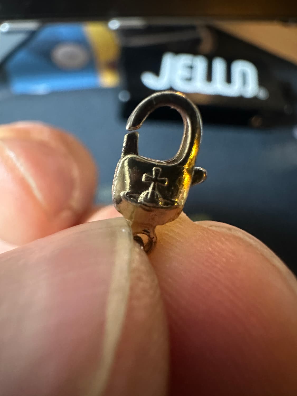 비비안웨스트우드 해골 목걸이 (스컬 앤 본) 상품이미지3