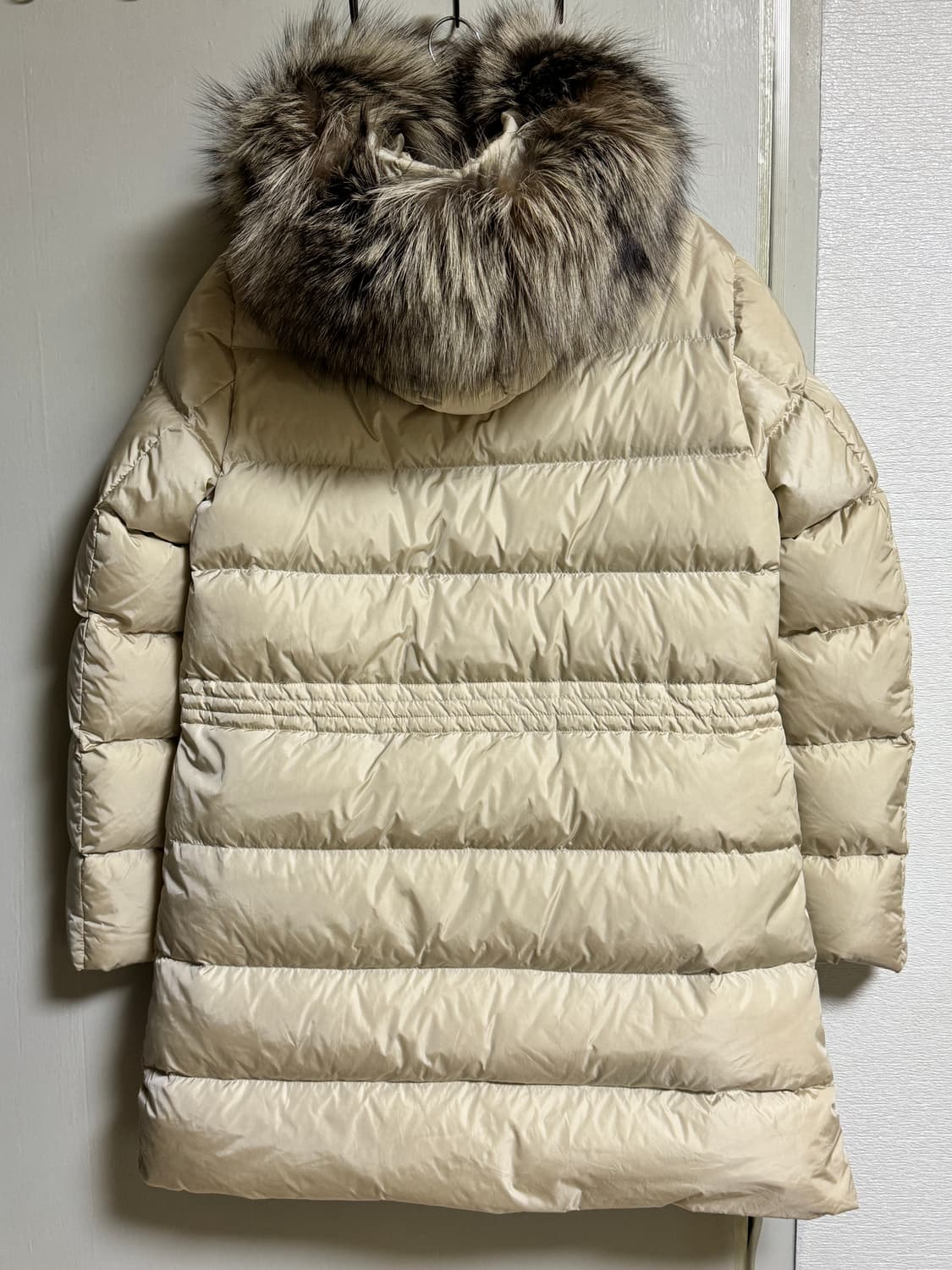 몽클레어 여성 롱패딩 아이보리 상품이미지3