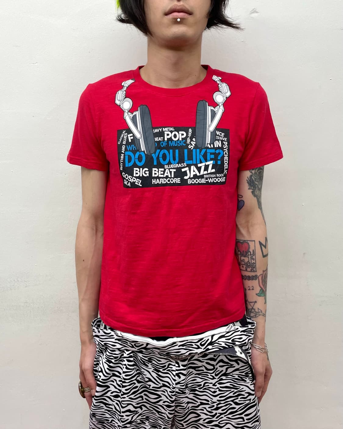 Headset Printed Red T-Shirt 상품이미지1
