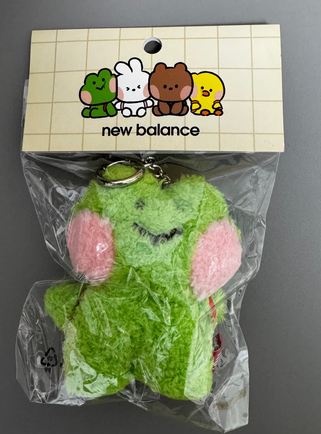 뉴발란스 라인프렌즈 레니니 키링 상품이미지1