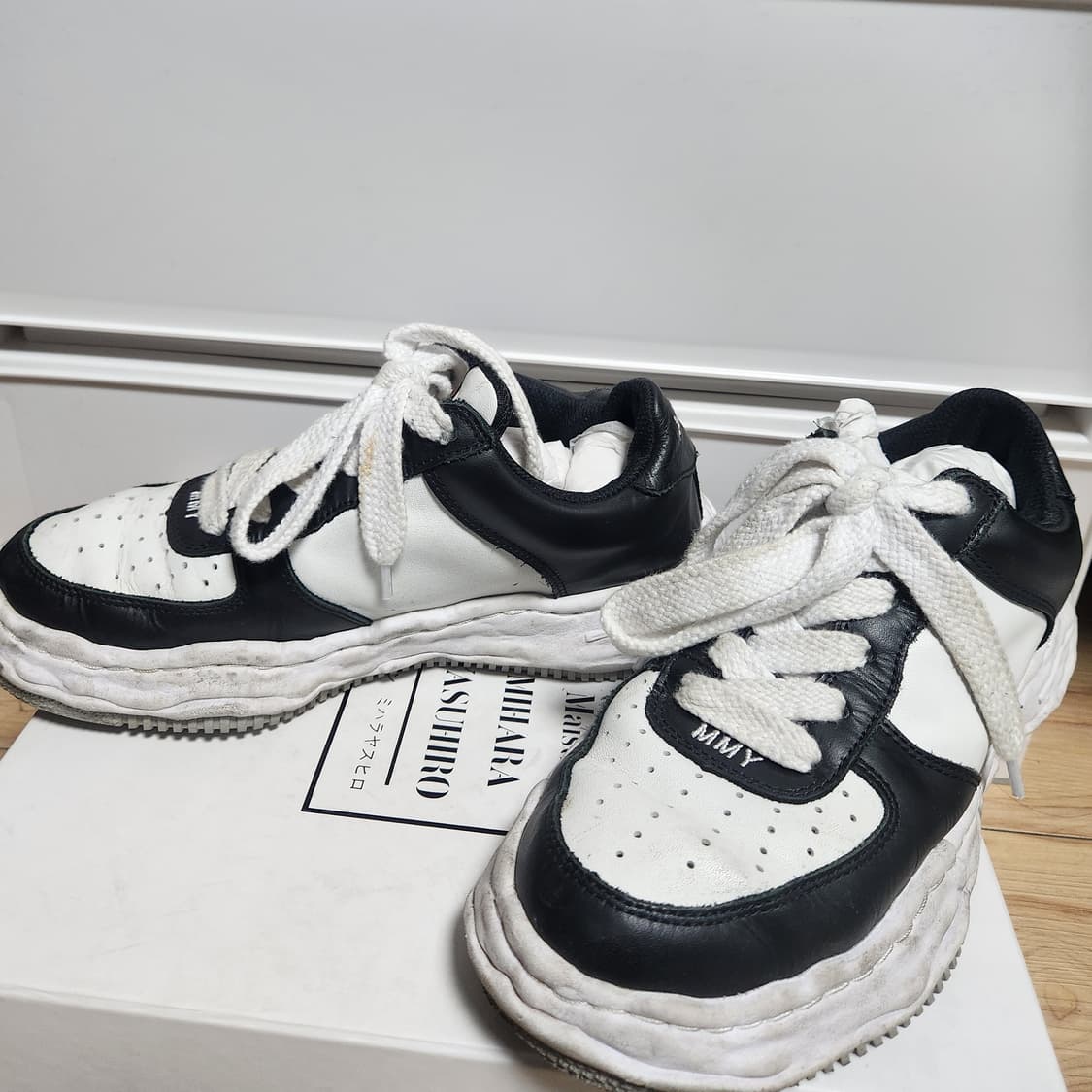 메종 미하라 야스히로 웨인 OG 솔 레더 로우탑 스니커즈 43사이즈 상품이미지1