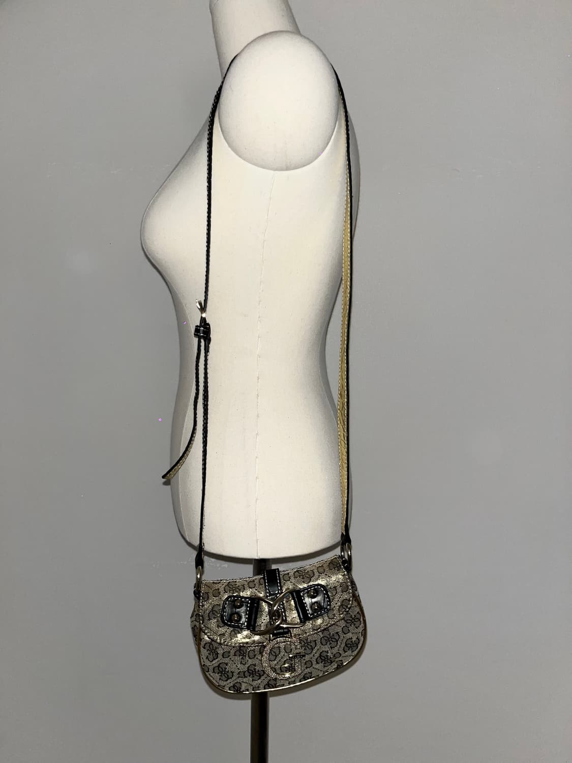 🎉SALE🎉 Guess mini Cross bag 상품이미지5