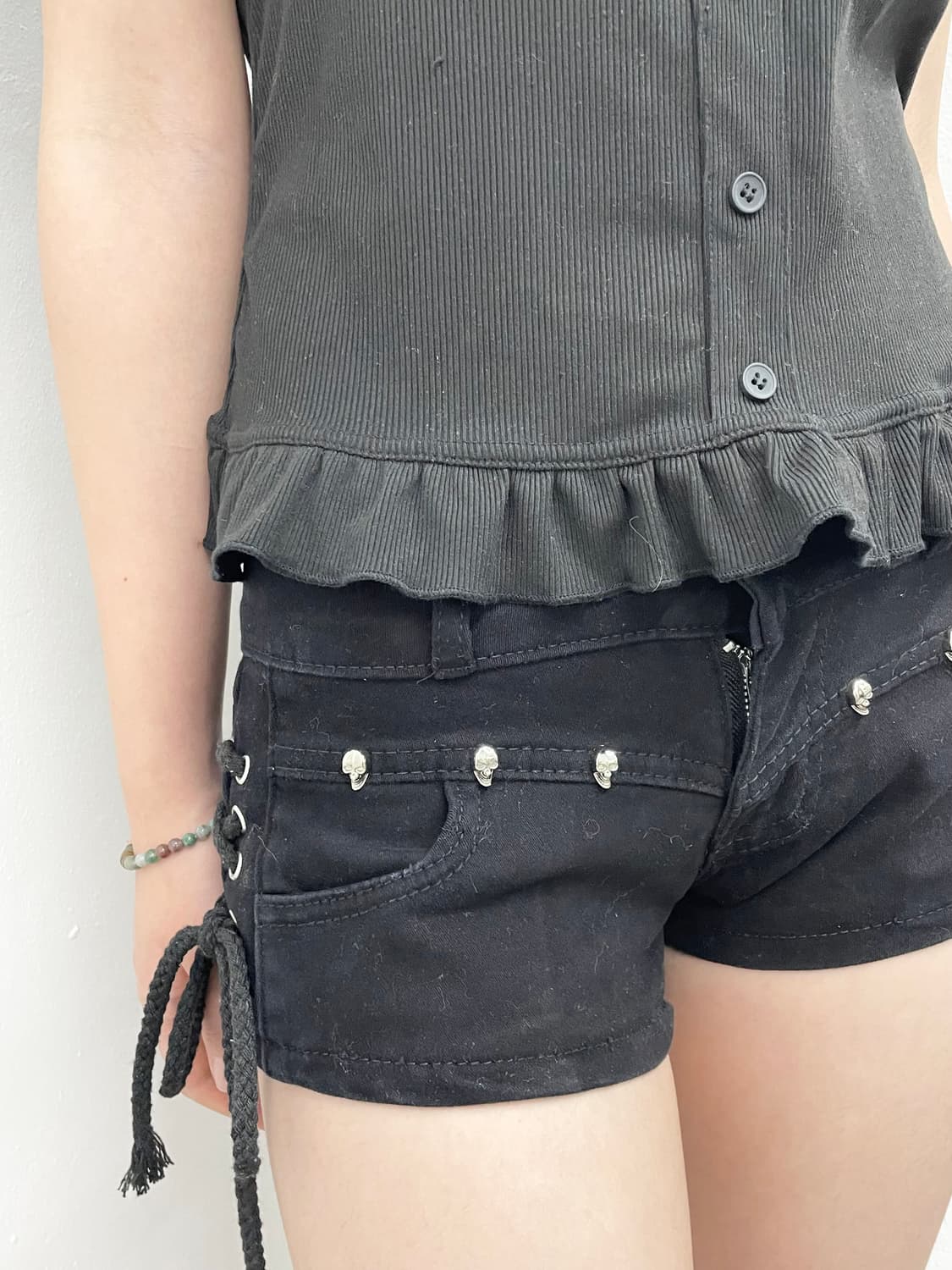 블랙 스컬 아일렛 숏츠 상품이미지3