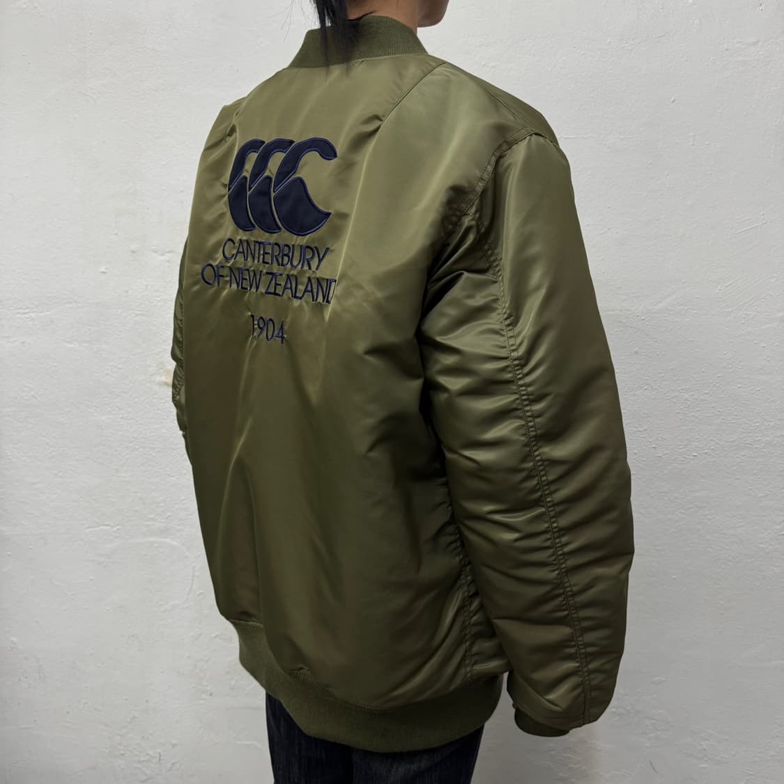 캔터베리 올리브컬러 나일론 양면 자수 패치로고 MA-1 플라이트 자켓 상품이미지2