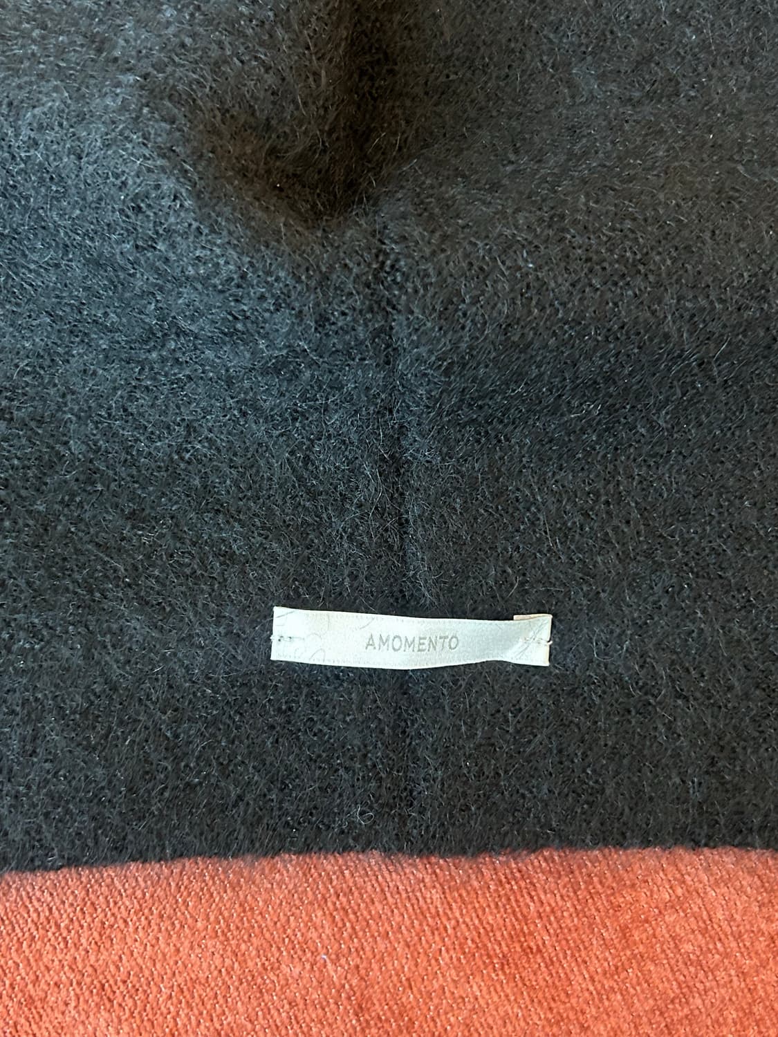 아모멘토 Hairy Balaclava Scarf, Black 상품이미지4