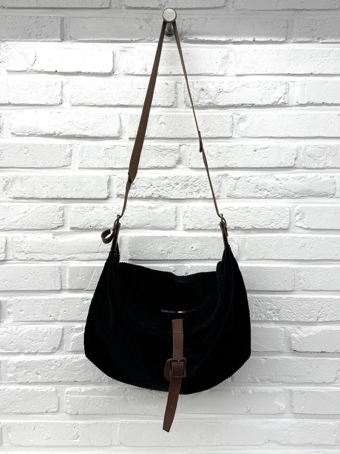 타미걸 블랙 코듀로이 메신저백 상품이미지2