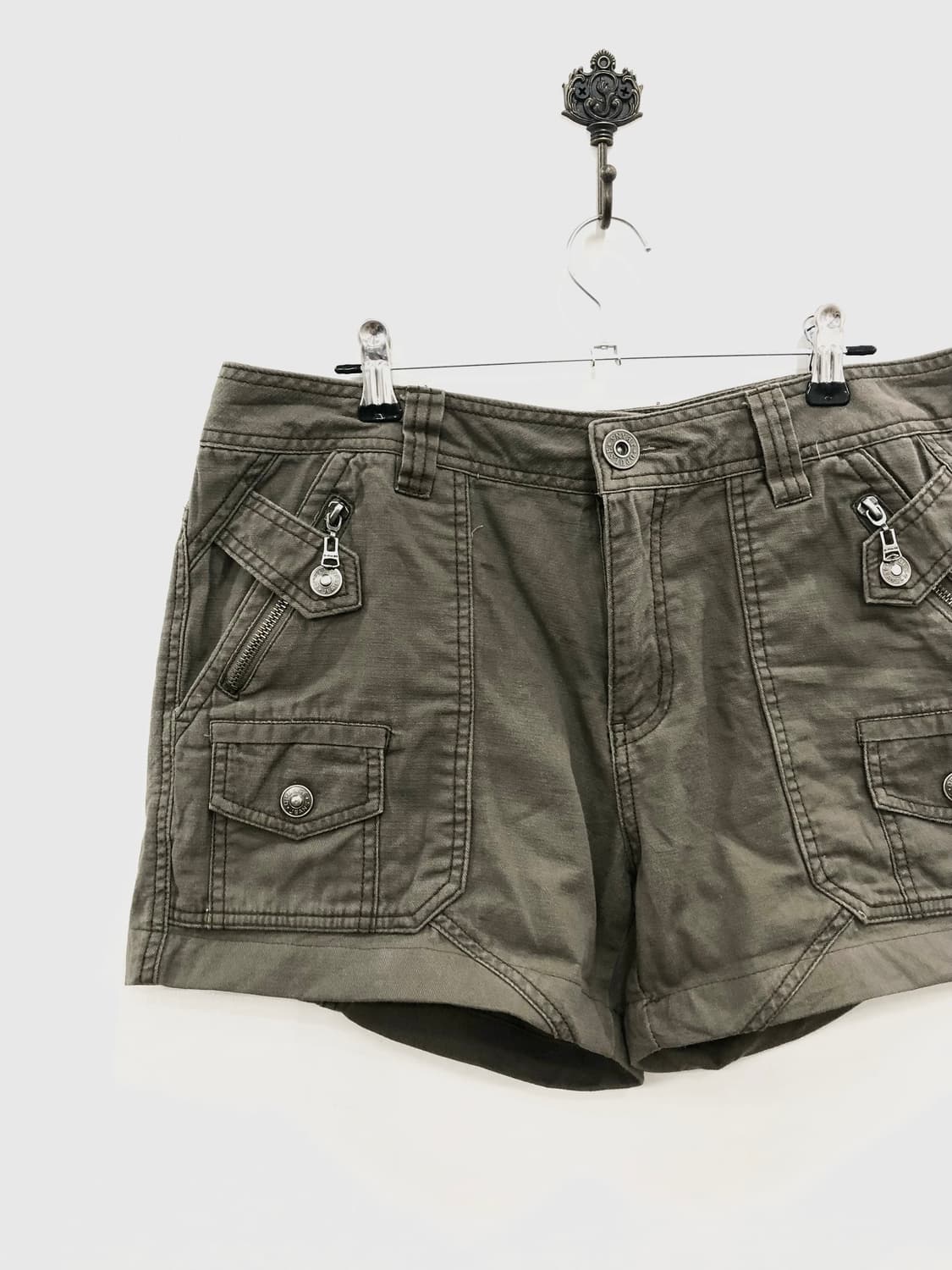 khaki beige pocket detail shorts 상품이미지3