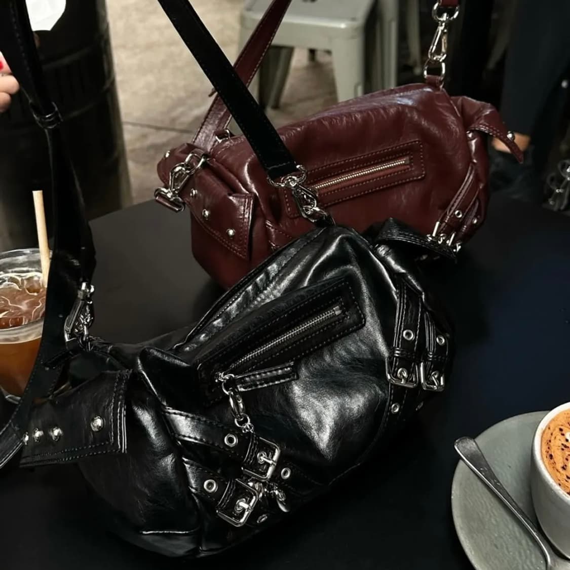 다이닛 스터드 포켓 백 블랙 상품이미지1