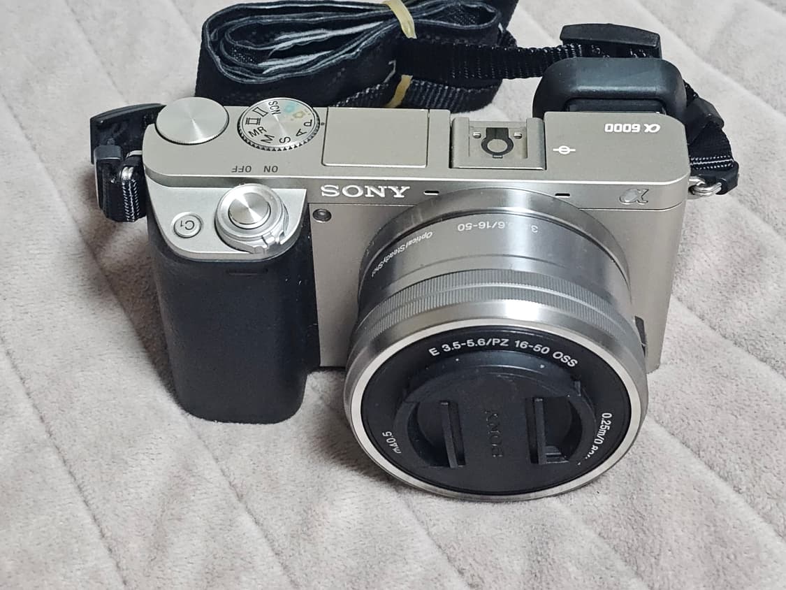 소니 a6000 미러리스 카메라(16-50렌즈+오레오 렌즈) 상품이미지3