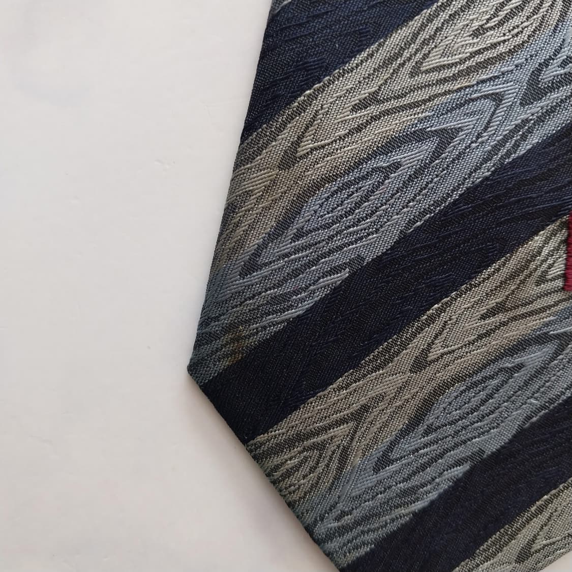 발망 실크 네이비 스트라이프 넥타이 8.1cm A~B등급  K1408
 상품이미지9