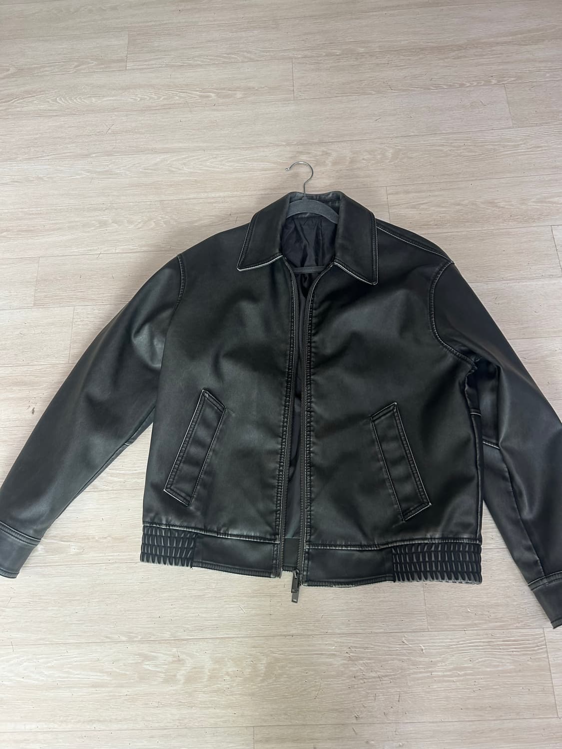 스파오 레더자켓 m사이즈 판매합니다 상품이미지1