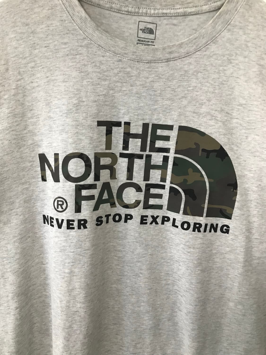 노스페이스 카모 빅로고 그레이 반팔 티셔츠 상품이미지4
