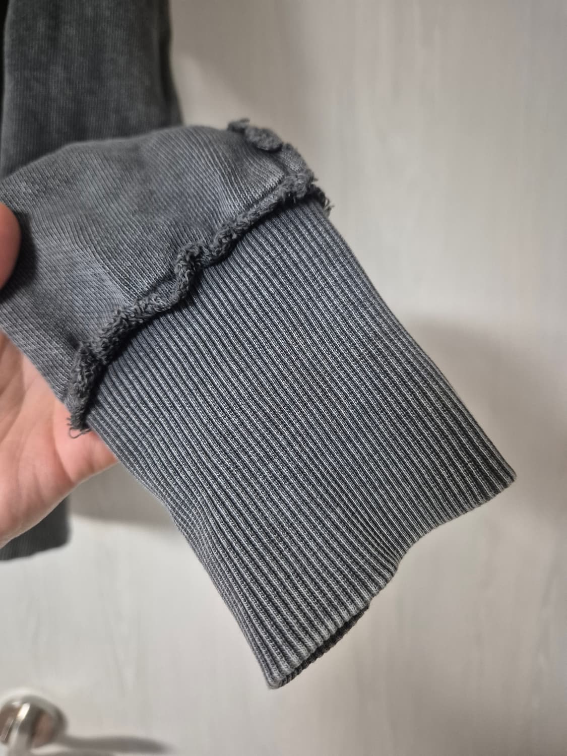 캐빈클라인 사선 데미지 워싱 후드집업 상품이미지5