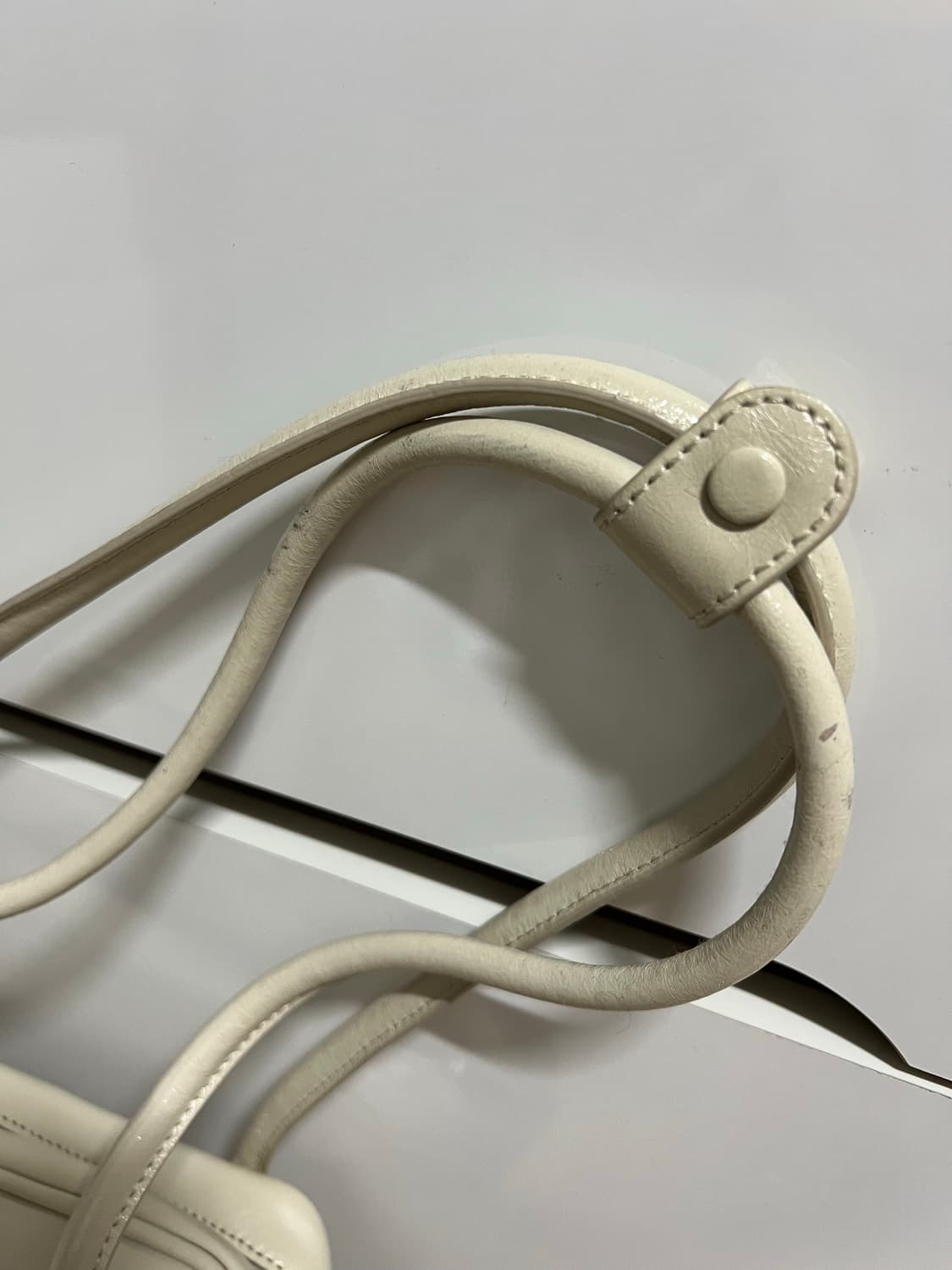 [마지셔우드]파이핑 숄더백 크림 상품이미지3