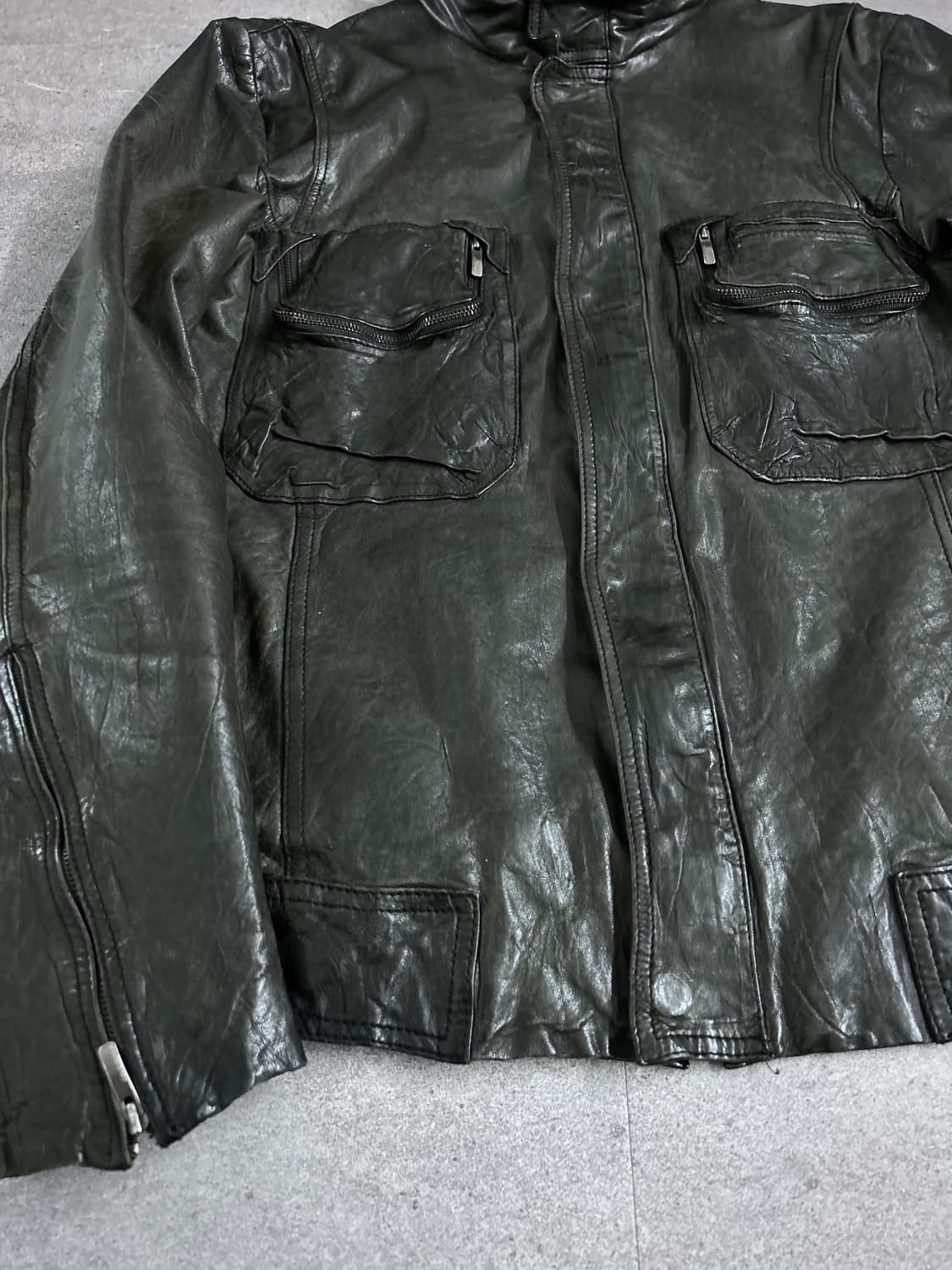 솔리드 옴므 3D 더블 포켓 레더 자켓 (히든 후디) 상품이미지5