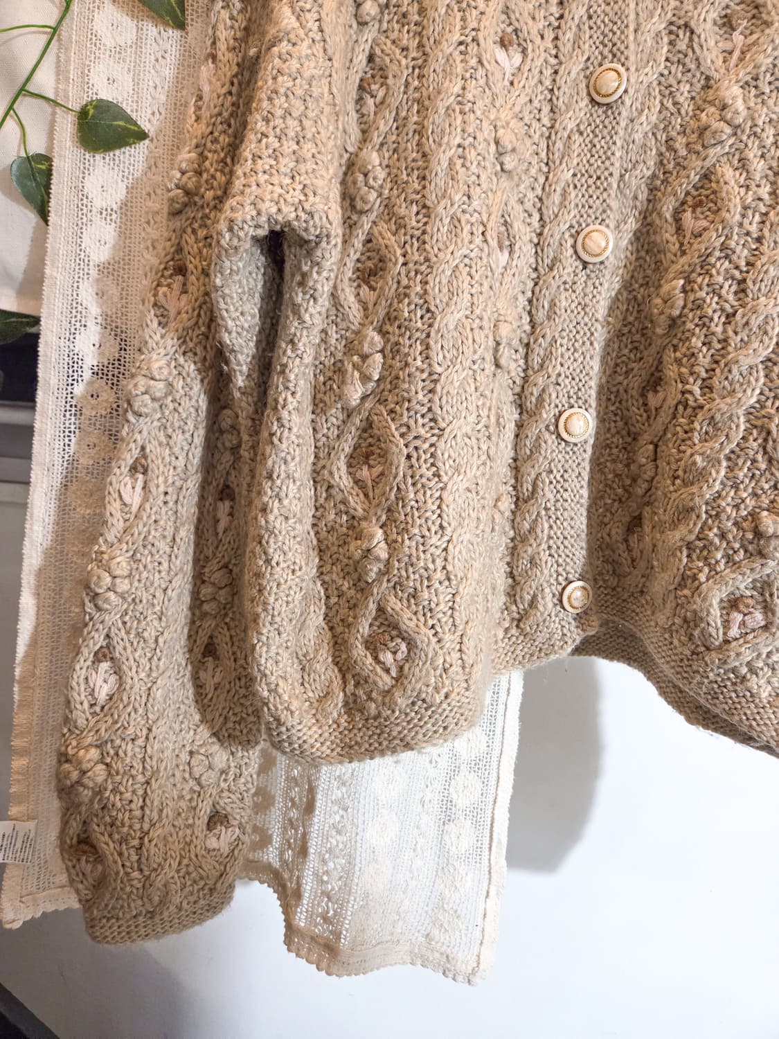 꽃자수 폼폼이 가디건 상품이미지3