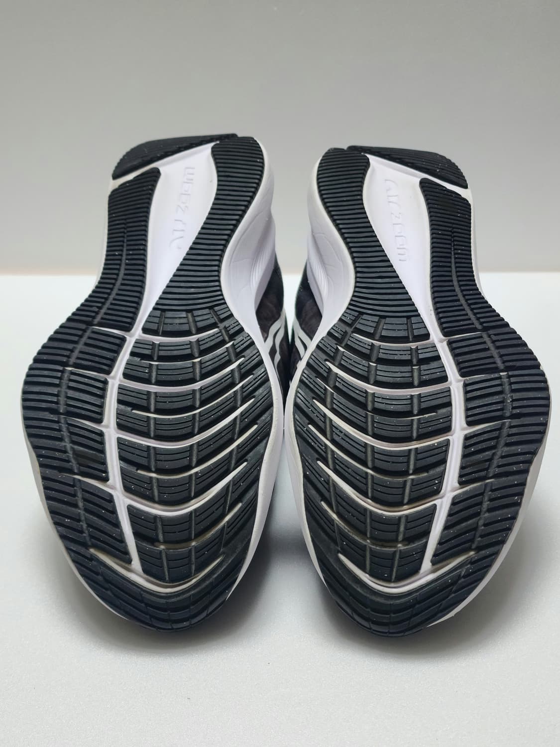 나이키 줌 윈플로 런닝화 블랙 235mm 상품이미지5