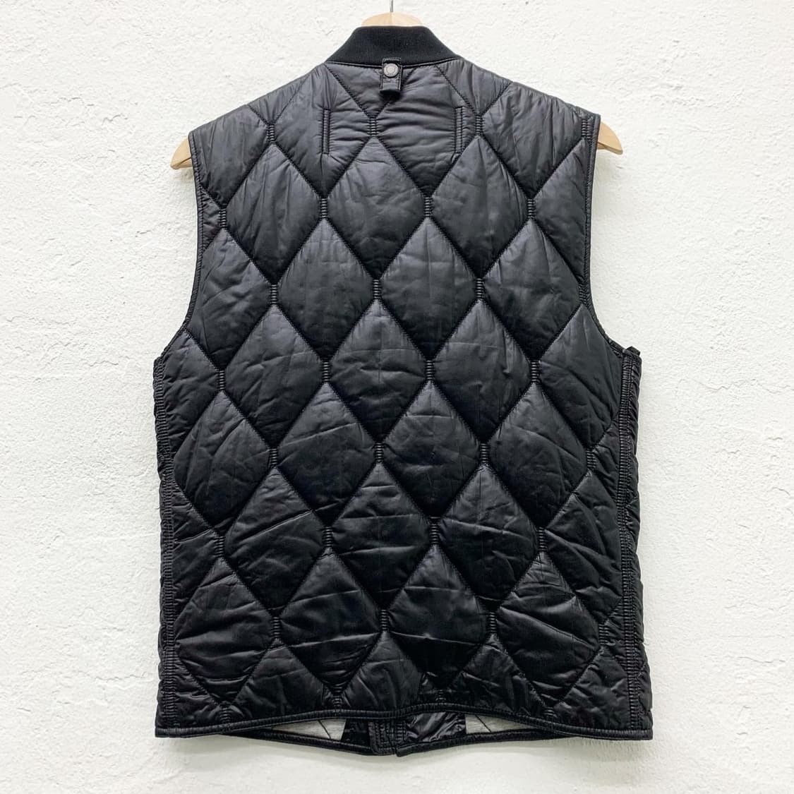 버버리 블랙 퀄팅 패딩 베스트 상품이미지3
