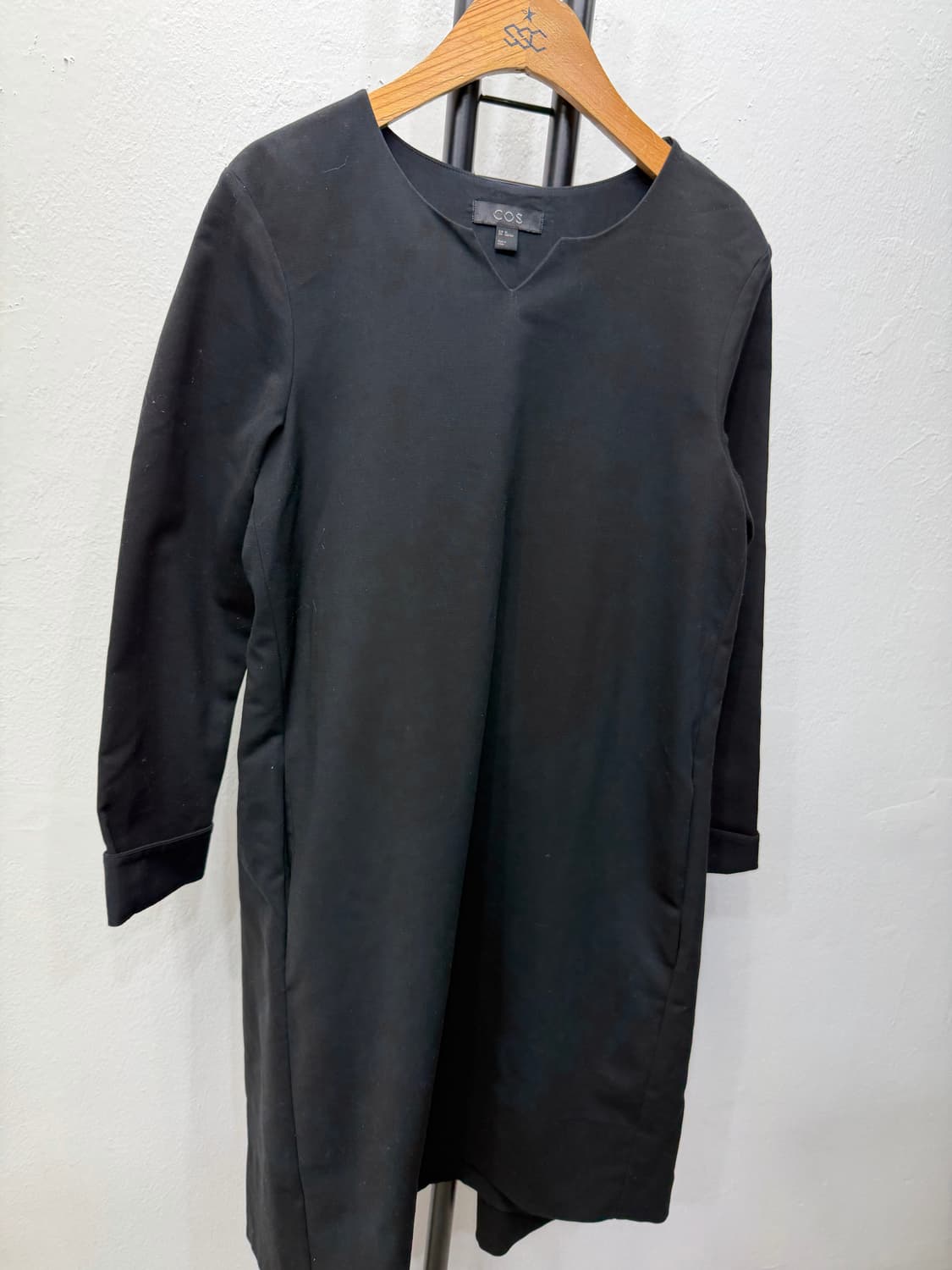 정품) COS 코스 블랙 V넥 원피스 32 상품이미지2