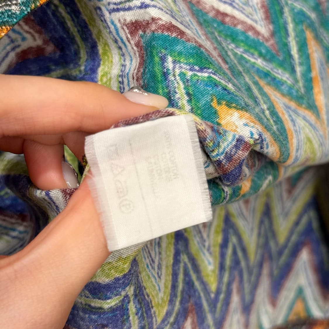 미쏘니 반팔 니트 티셔츠 시그니처 지그재그 패턴 디테일 멀티컬러 상품이미지8