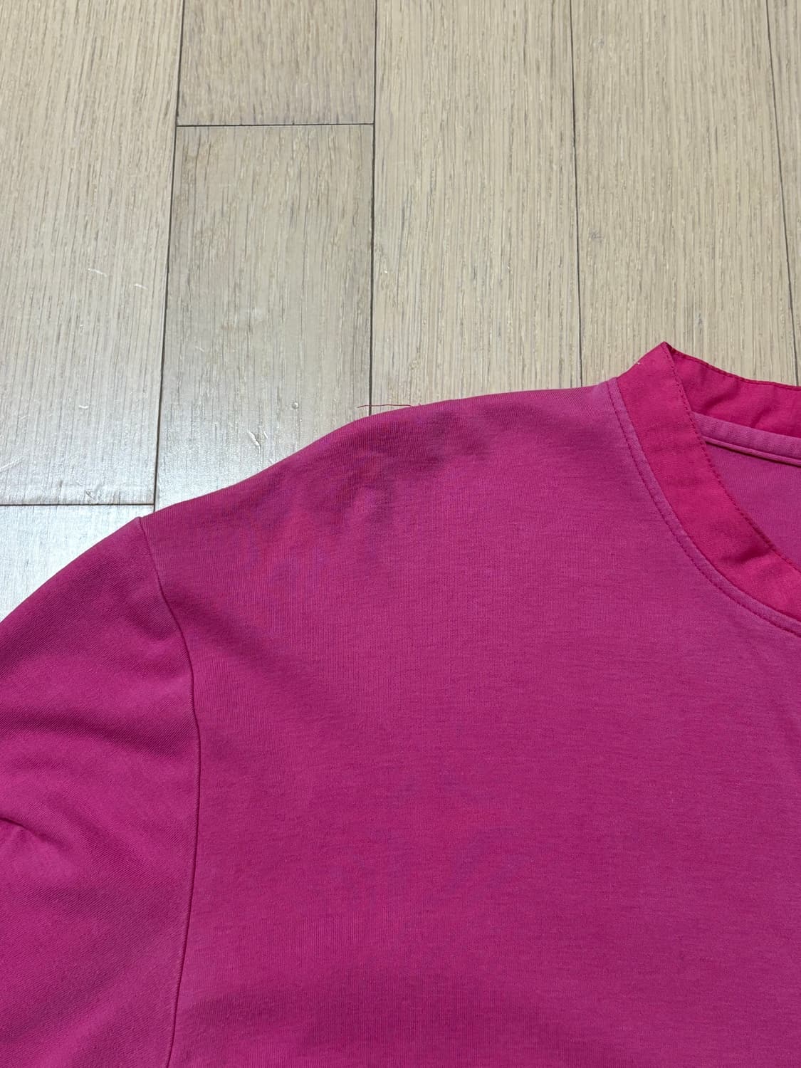 빈티지) 버버리 블랙라벨 핫핑크 단추 티셔츠 상품이미지3