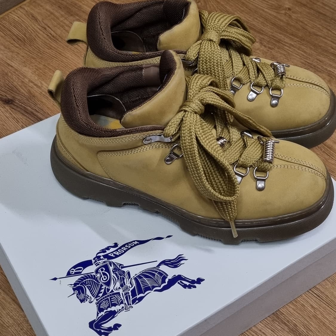 버버리 트랙 부츠 마닐라 43.5 상품이미지1