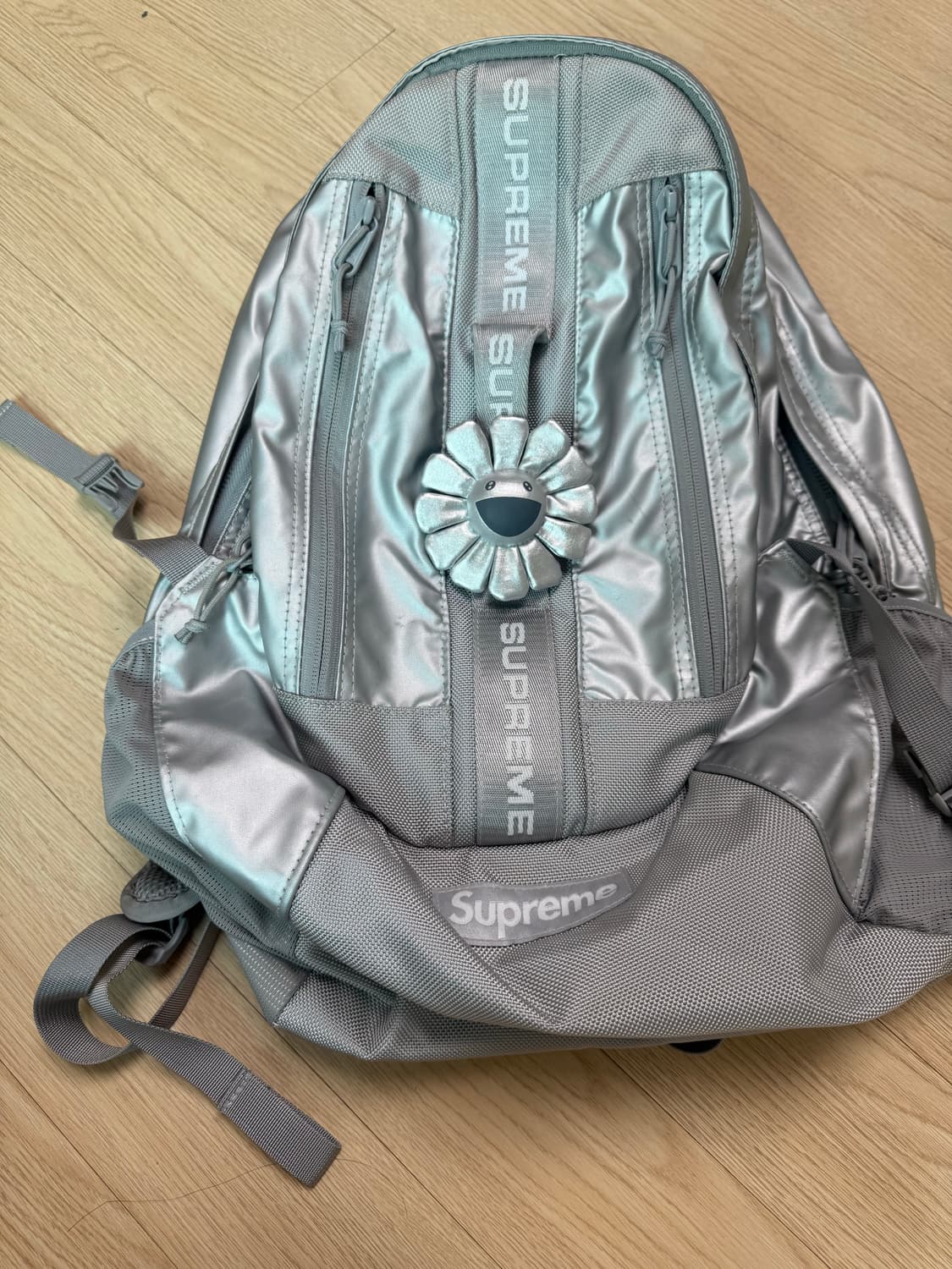 슈프림 백팩 실버 상품이미지3
