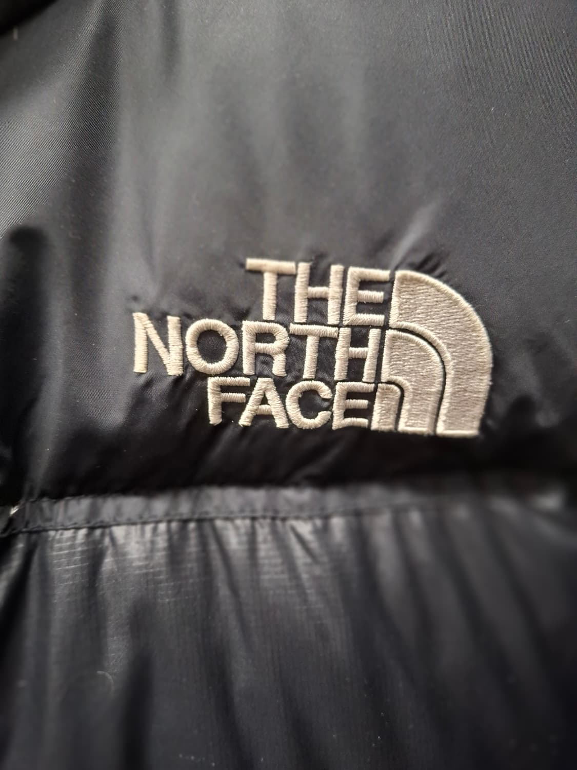 노스페이스 700 눕시 패딩 블랙 공용90 / 컨디션 상 상품이미지7