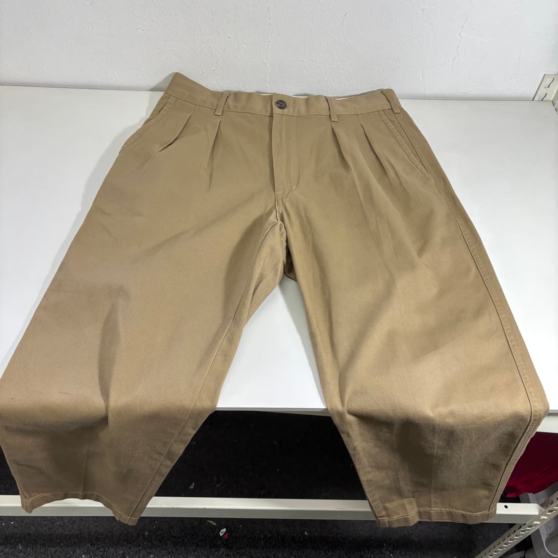 L 유니클로U 베이지 테이퍼드핏 투턱 코튼 9부치노팬츠 상품이미지2