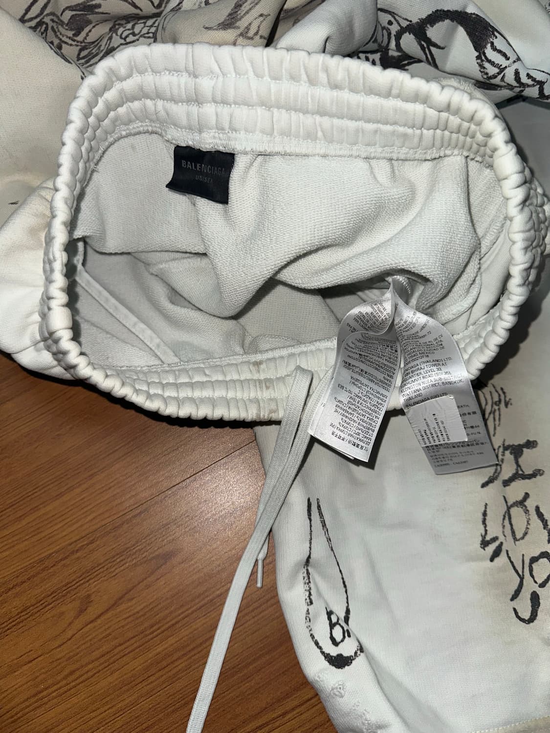 발렌시아가 타투 배기 스웻팬츠  상품이미지5