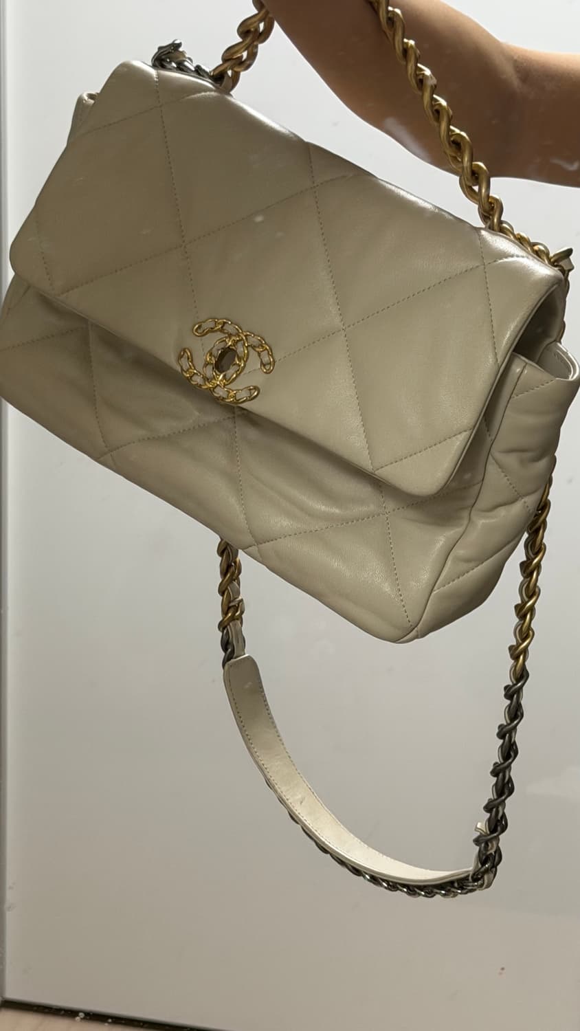 샤넬19 플랩백 상품이미지1