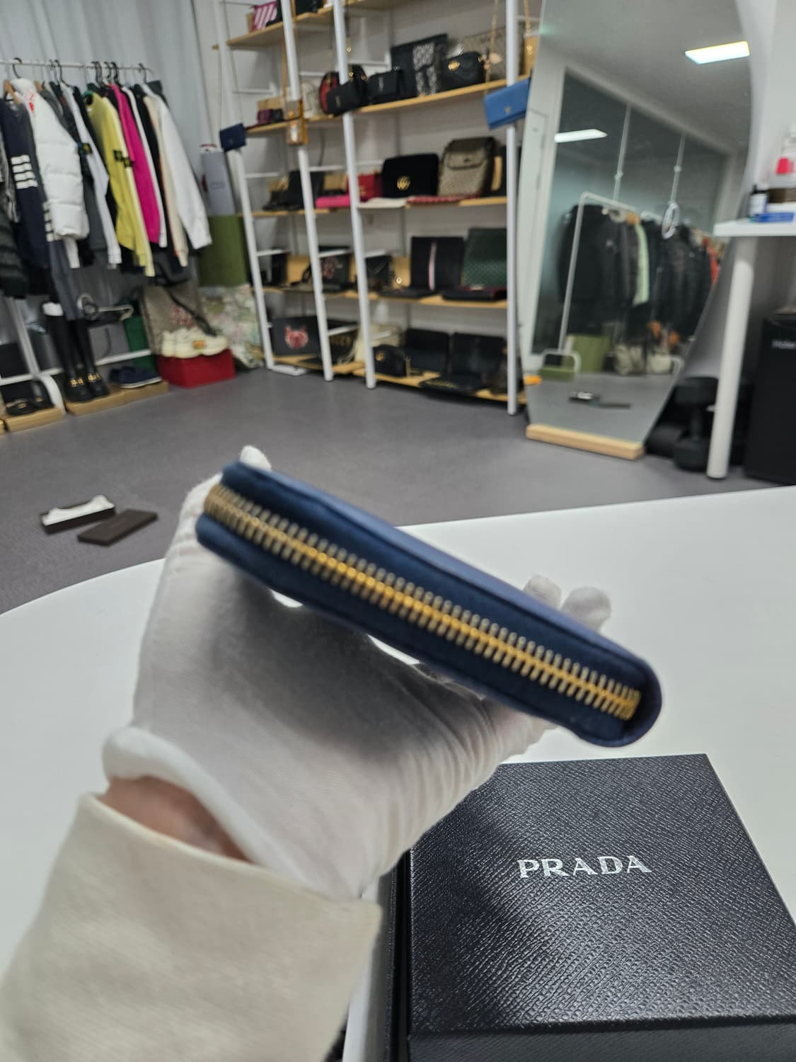 [50%할인] 프라다 지퍼돌이 장지갑 상품이미지3