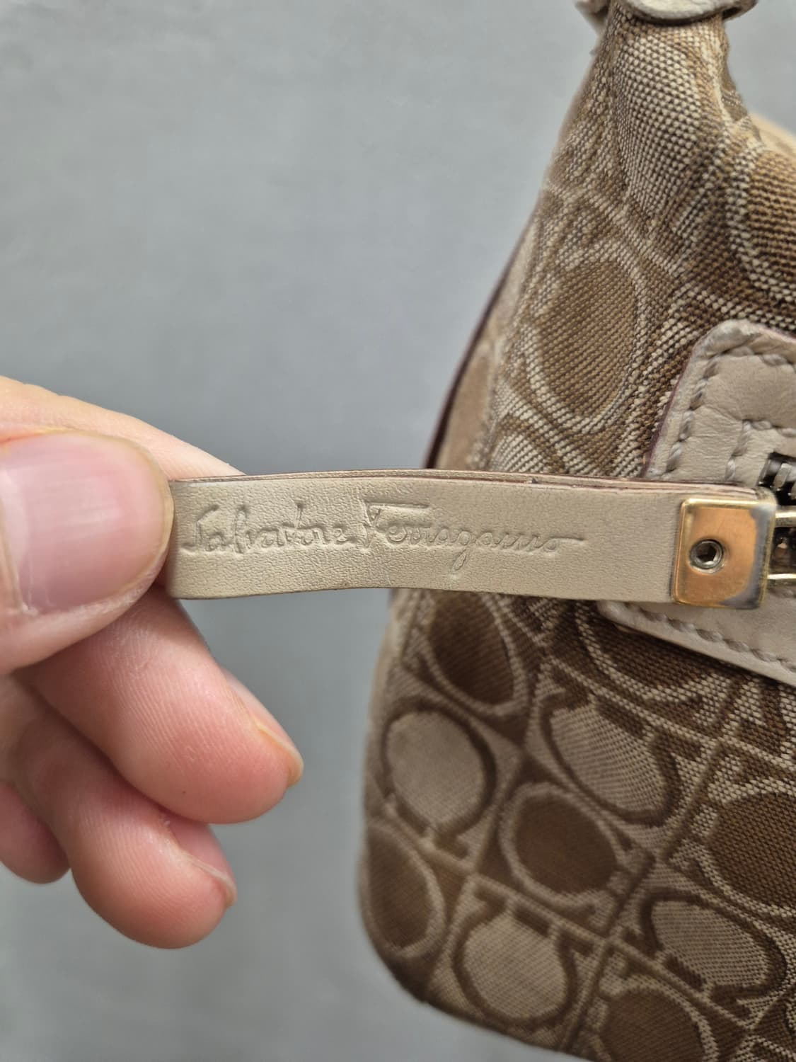 페라가모 간치니 호보백 상품이미지4