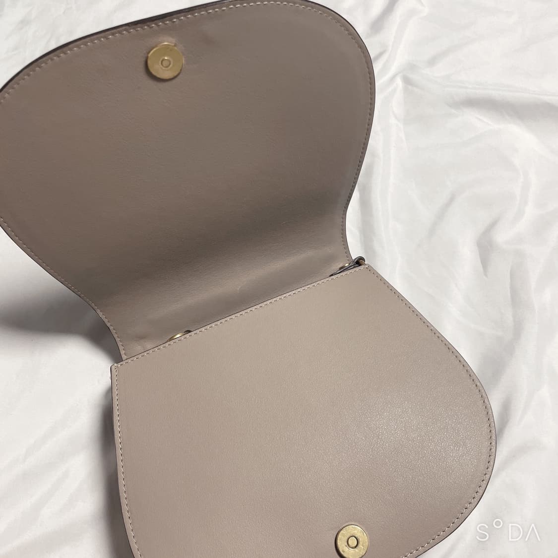 끌로에 나일백 연브라운 상품이미지6