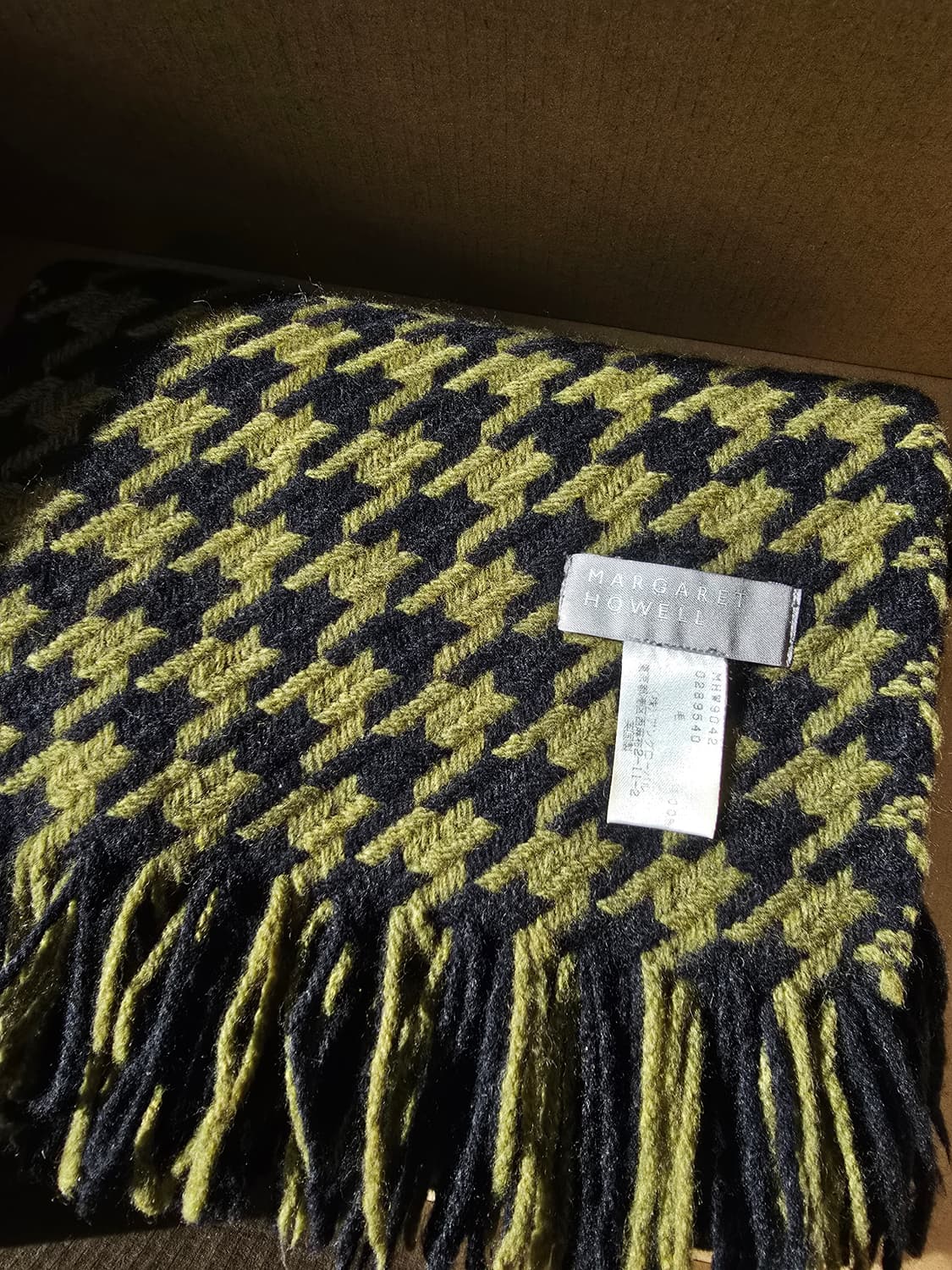 마가렛호웰 올리브그린 블랙  하운드투스 울 머플러 상품이미지1