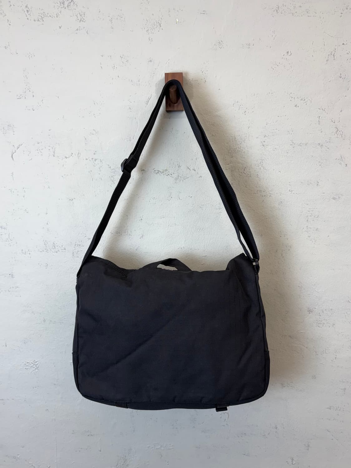 칼하트 립스탑 메신저백 블랙 상품이미지2