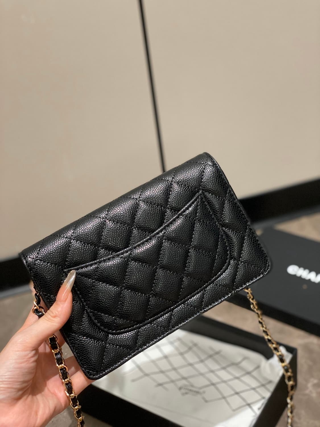 샤넬 클래식 WOC 체인지갑 금장 미니백 상품이미지5