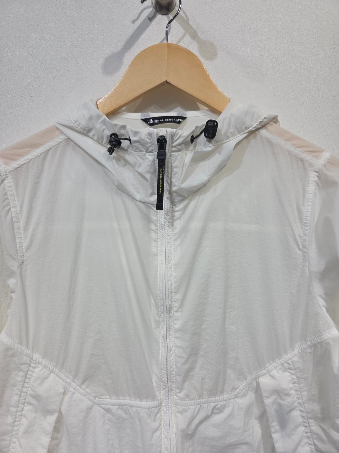 National Geographic 내셔널지오그래픽 경량 후드 바람막이 상품이미지3