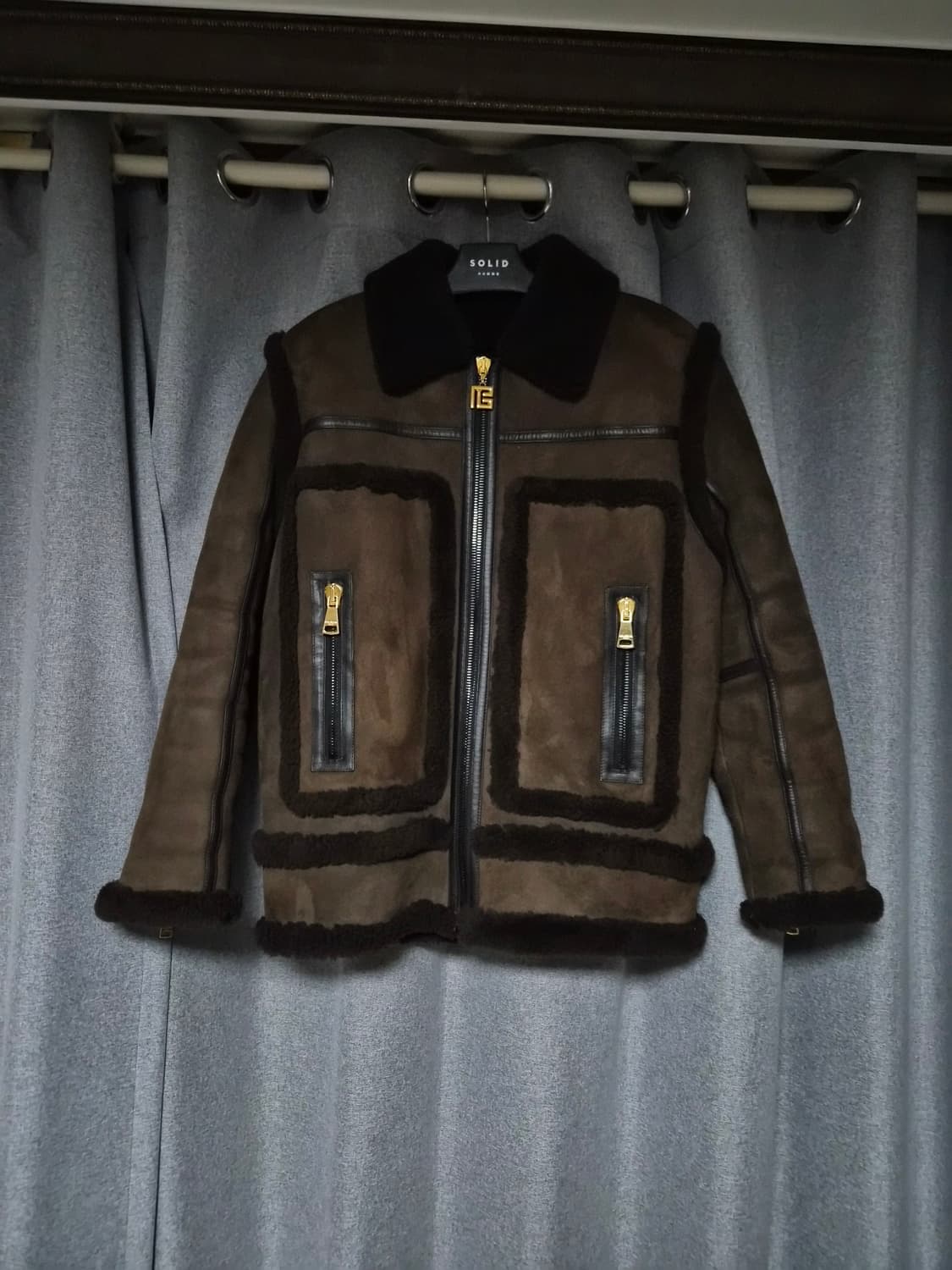 발망 23fw 시즌 최고가 무스탕팝니다 구찌 프라다 루이비통 상품이미지3