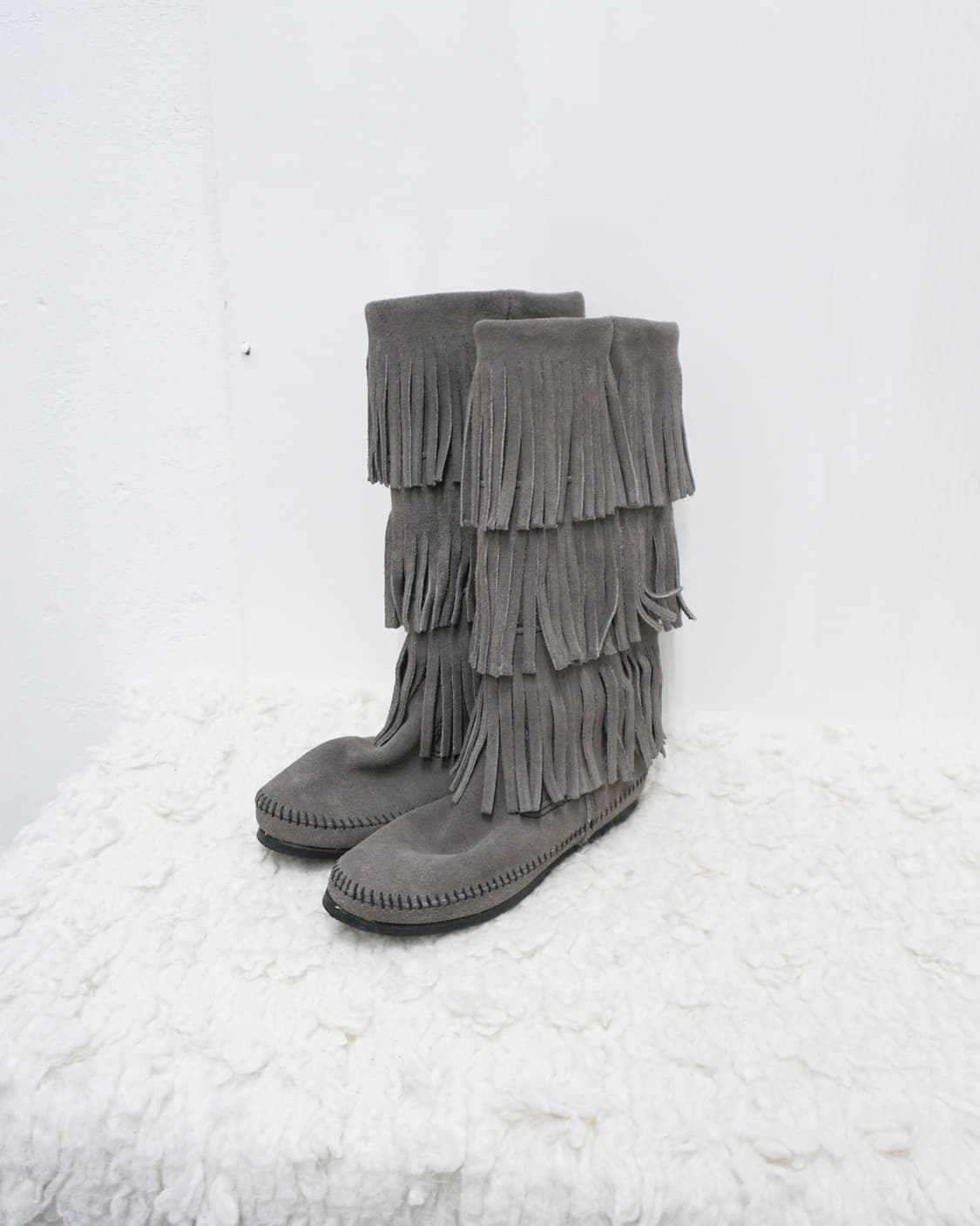 MINNETONKA triple-layer fringe boots 상품이미지1