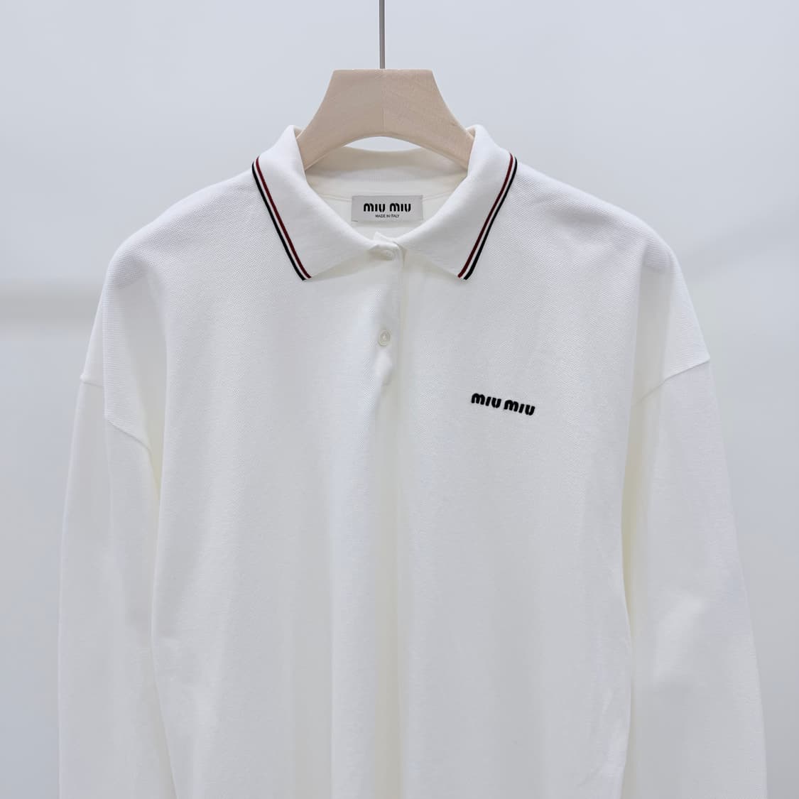 [S+급/2XL] 미우미우 폴로 긴팔 카라티 화이트 상품이미지3