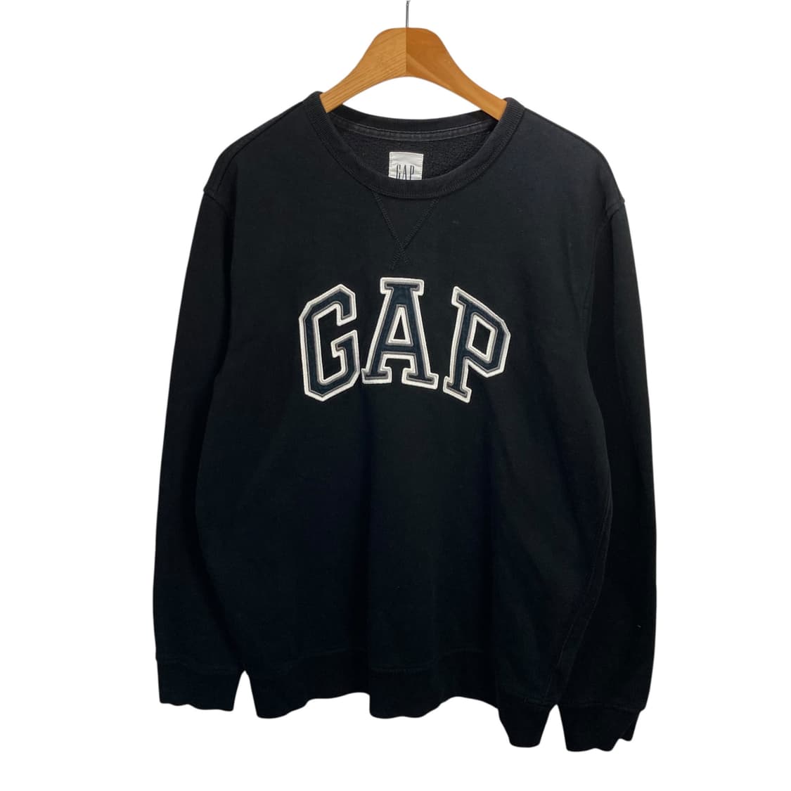 GAP 블랙 맨투맨 상품이미지2