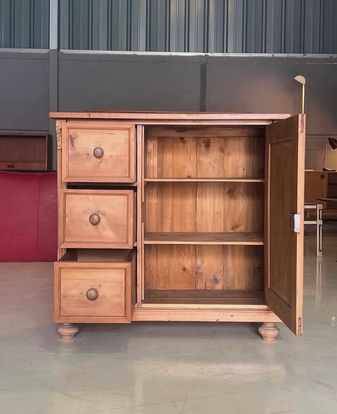 빈티지가구 앤틱가구 영국 파인 싱글 도어 컵보드 캐비넷 상품이미지2