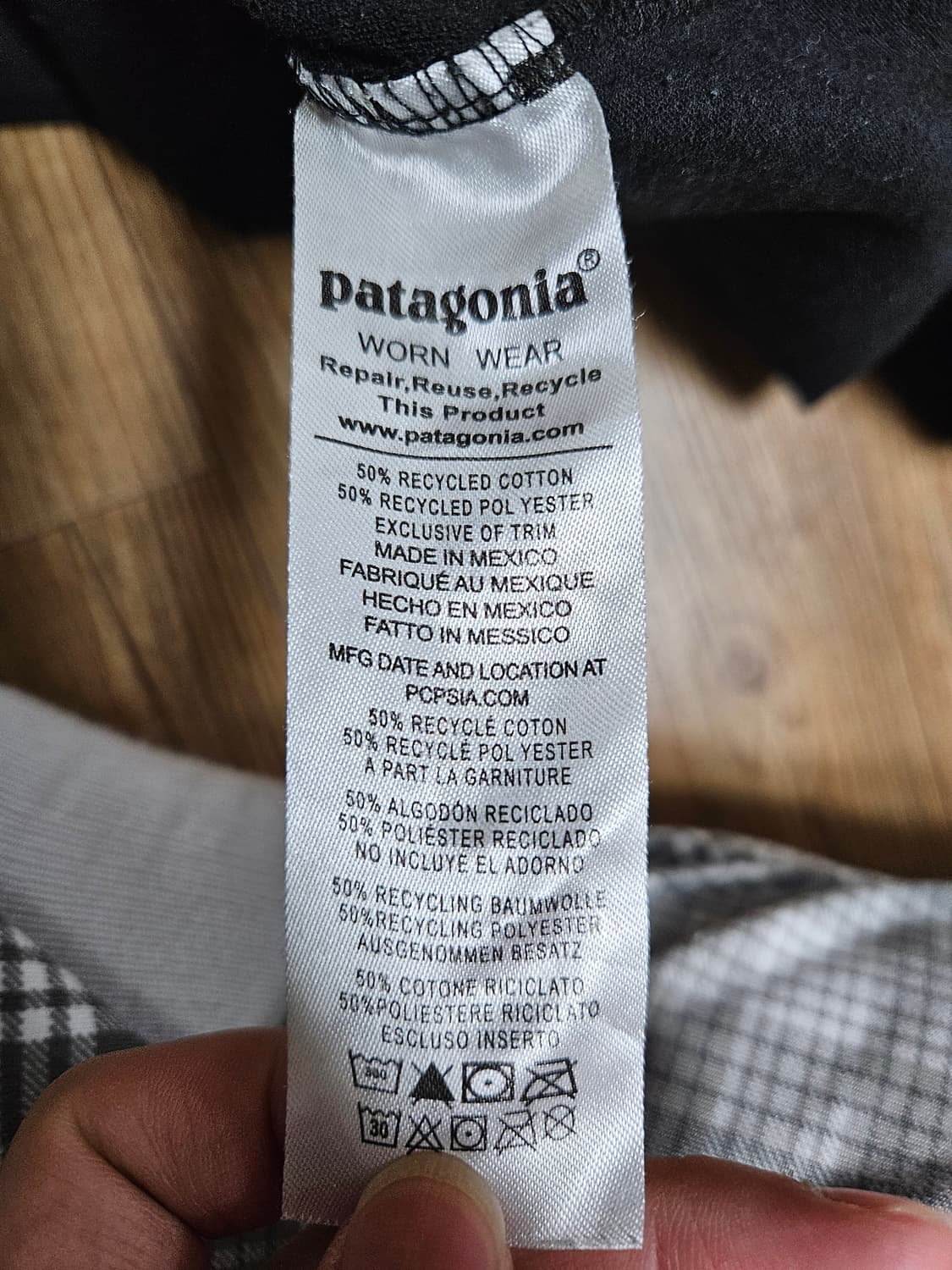 파타고니아 로고 블랙 티셔츠 m 사이즈 상품이미지5